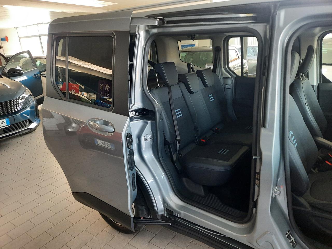 Ford Tourneo Courier 1.0 EcoBoost Active