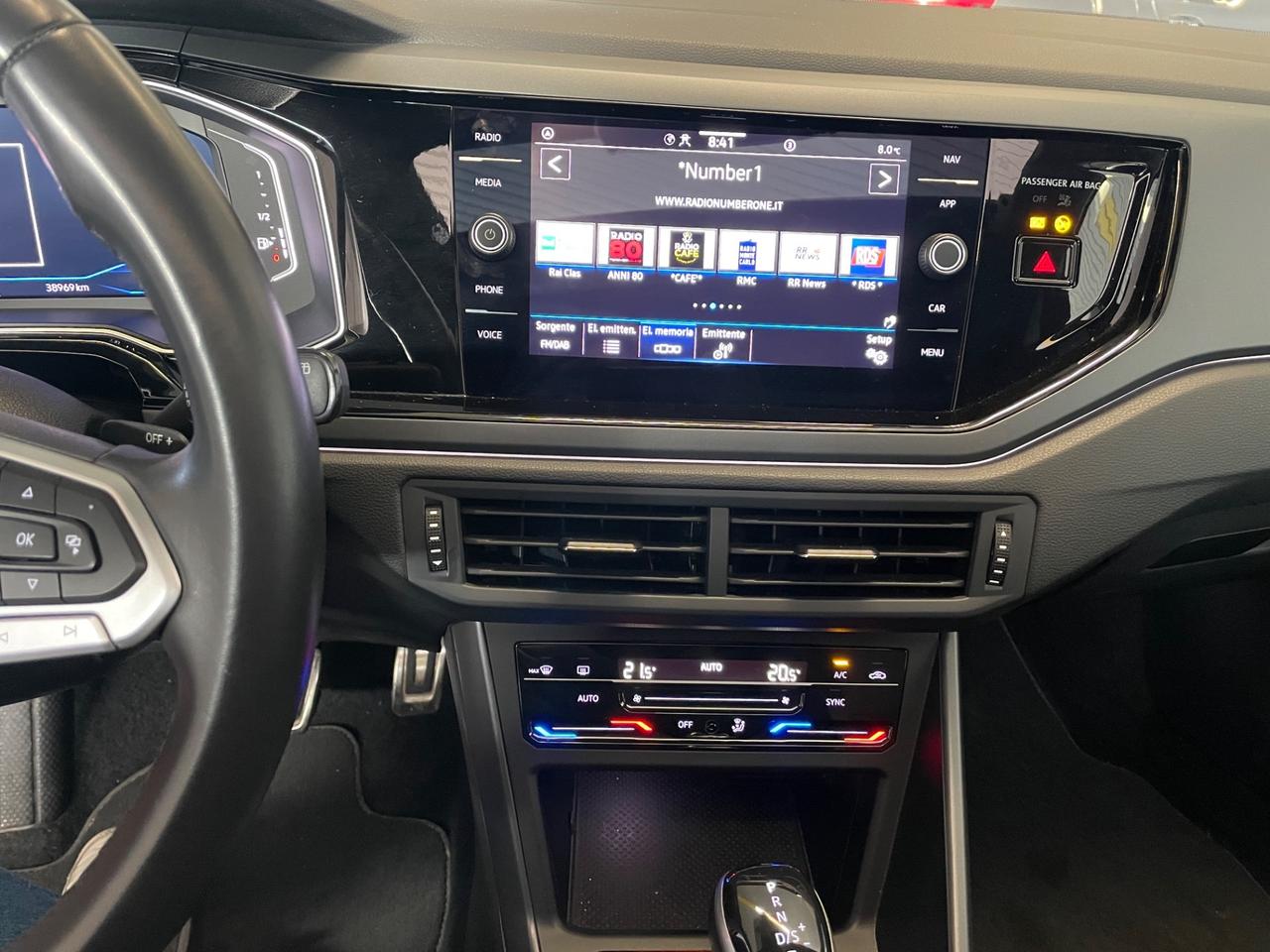 Volkswagen Taigo 1.0 TSI 115 CV DSG R-Line Fari Matrix