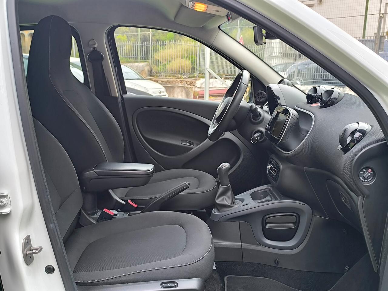 Smart ForFour 1.0 71 cv versione Passion Full Led