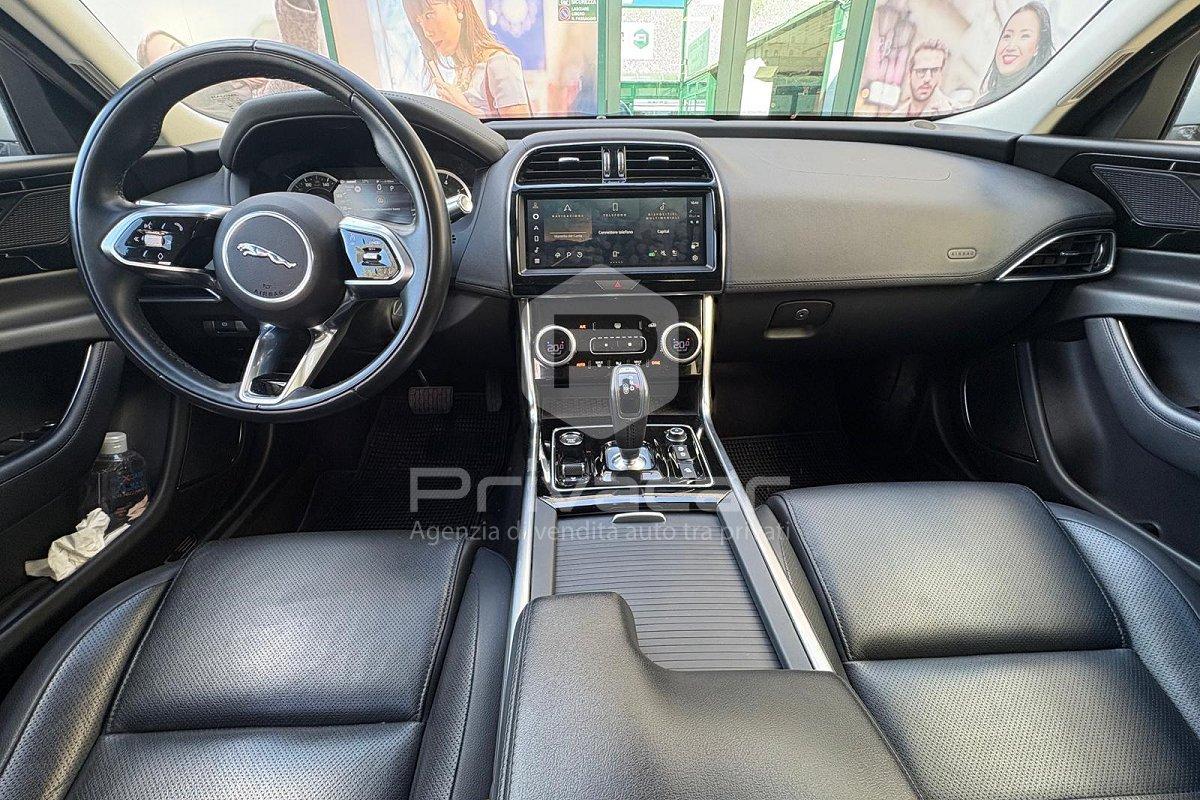 JAGUAR XE 2.0 250 CV aut. SE