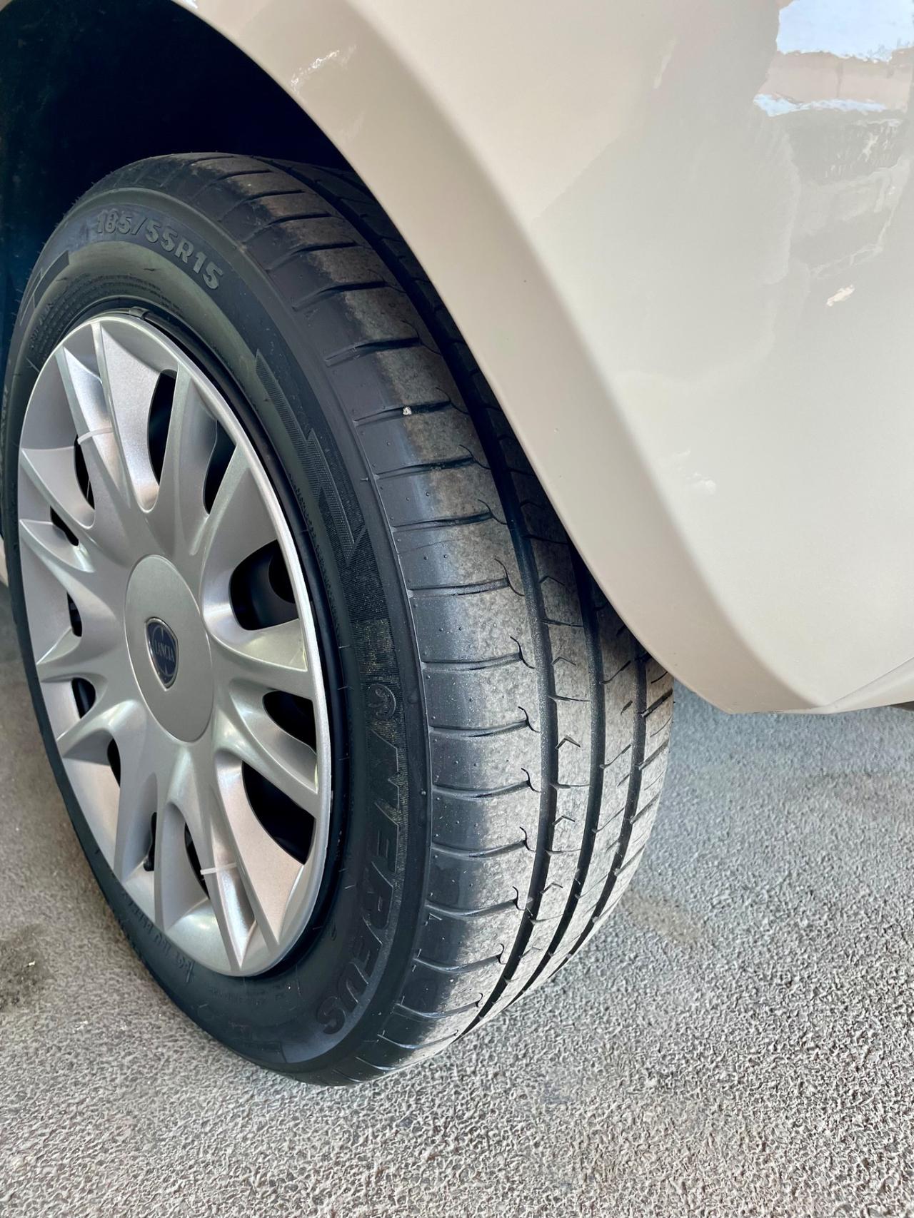 Lancia Ypsilon 1.2 69 CV 5 porte GPL Ecochic Mya perfetta in tutto