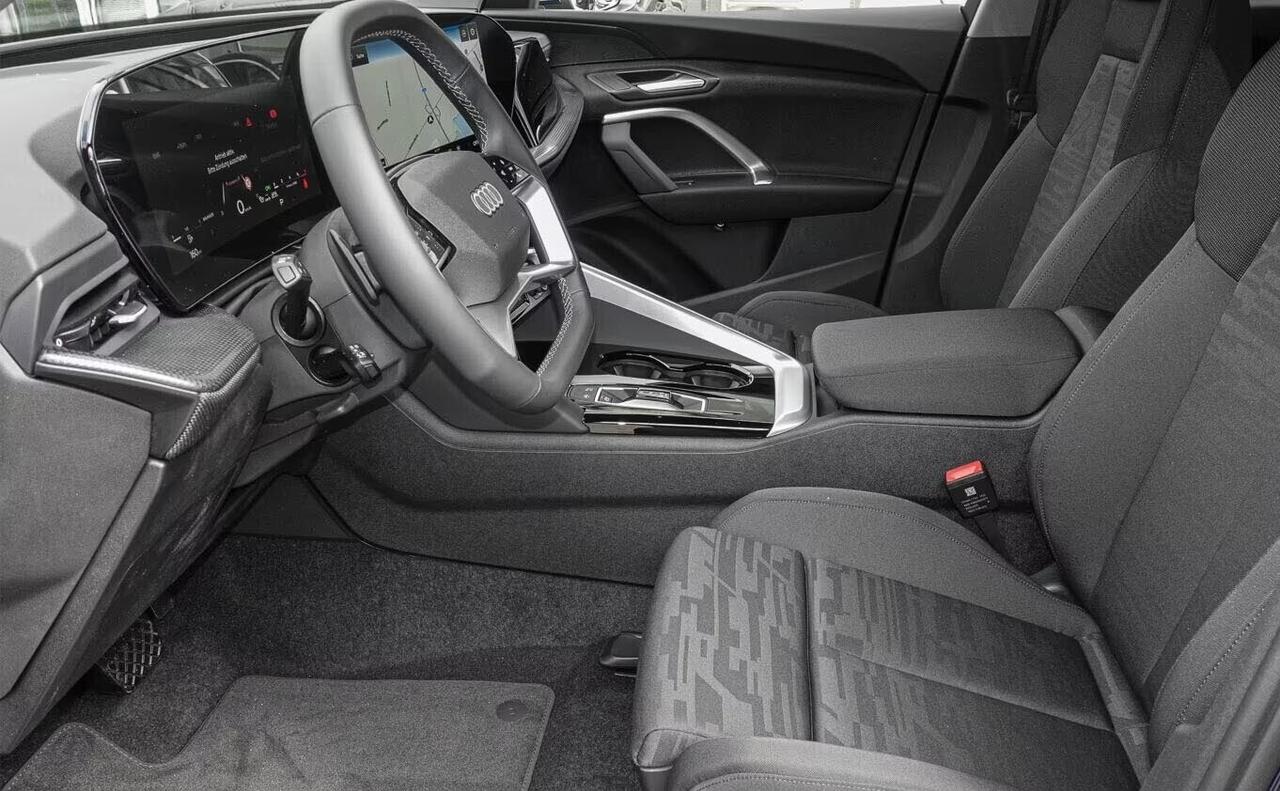Audi Q5 Advanced *nuovo modello* Pacchetto Business con gancio di traino