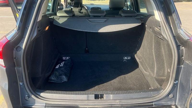 Renault Clio Sporter 1.5 dCi 75cv Moschino Zen Sporter 1.5 dCi 75cv Moschino Life