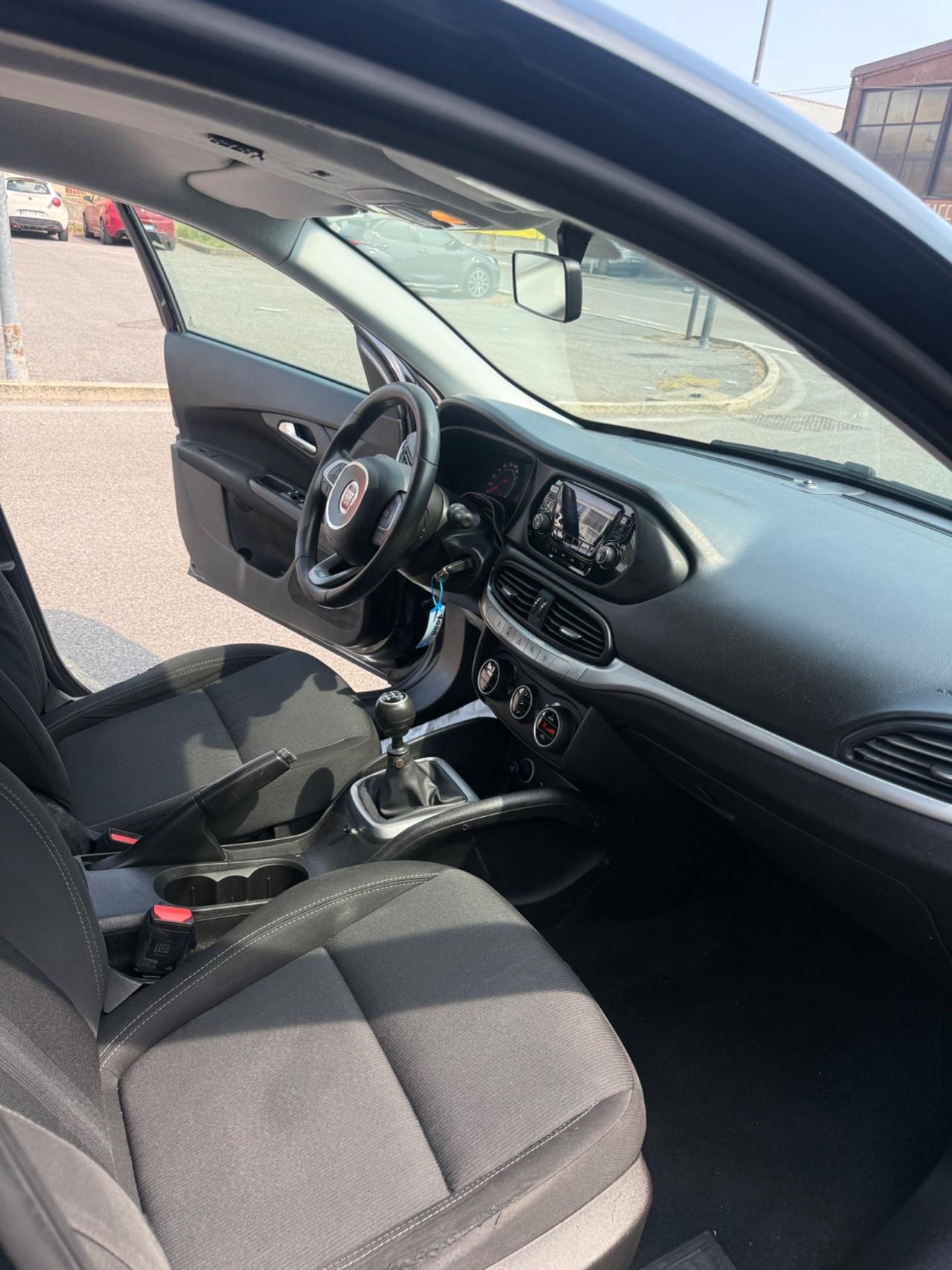 Fiat Tipo 1.6 Mjt S&S 5 porte Easy
