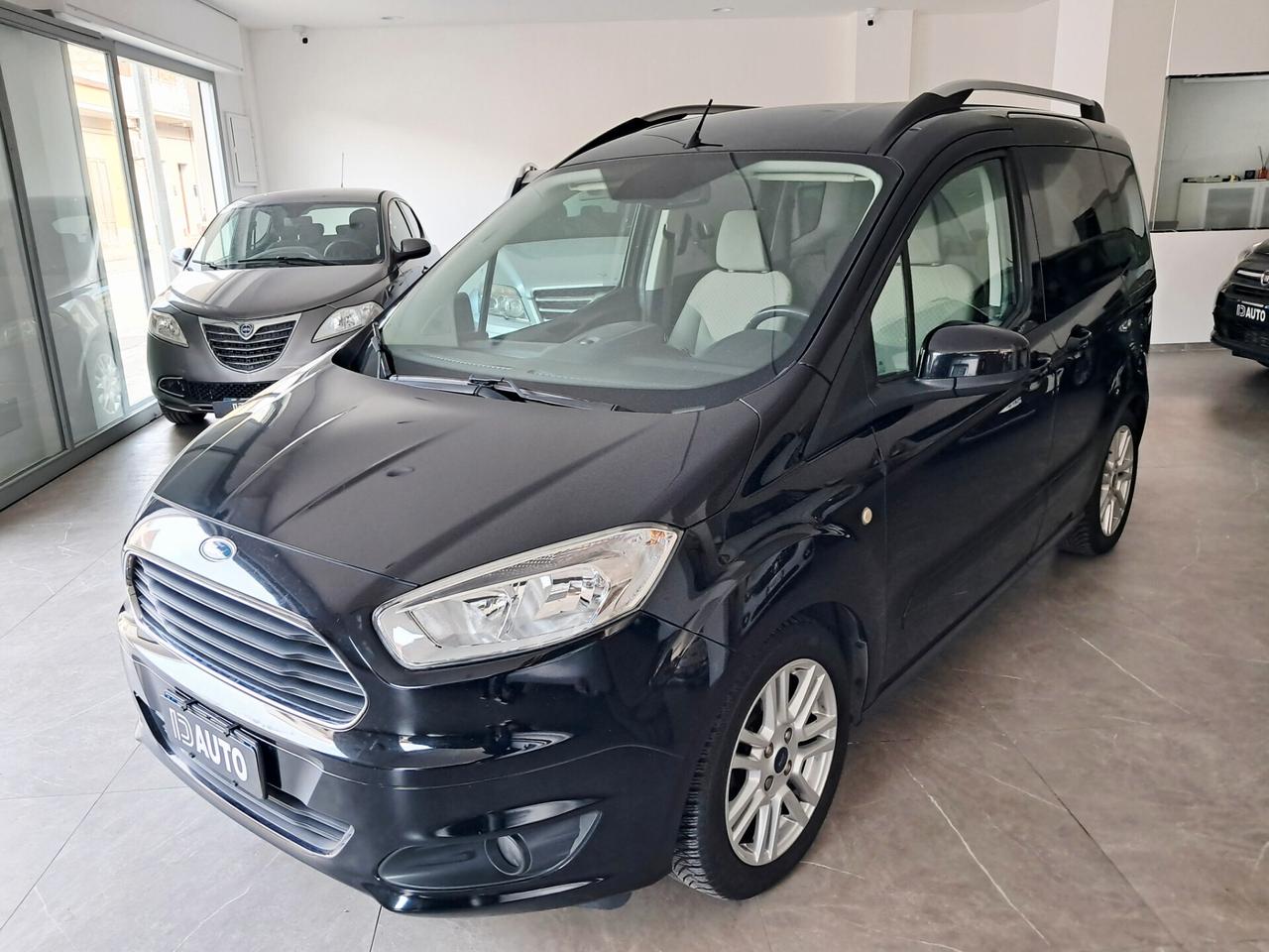 Ford Tourneo Courier 1.5 TDCI 75 CV