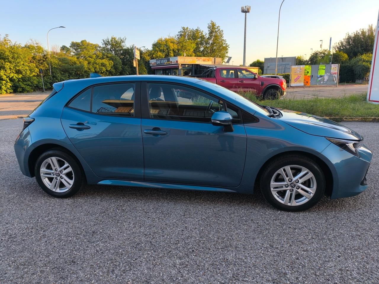 Toyota Corolla 1.8 Hybrid Active