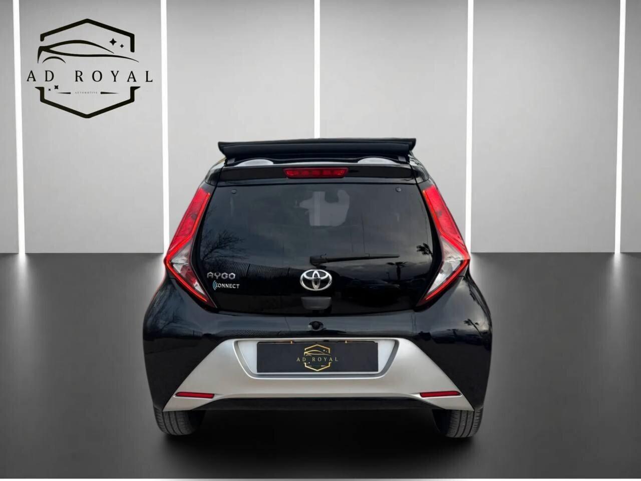 Toyota Aygo Connect 1.0 VVT-i 72 CV 5 porte x-play MMT 10/2020 CABRIO