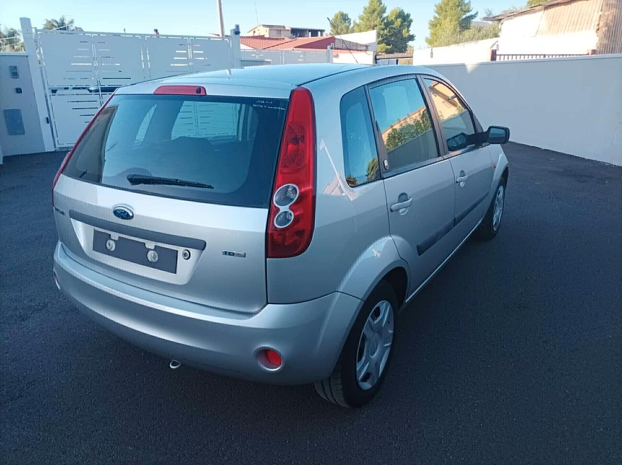 Ford Fiesta 1.4 TDCi 5p. Ghia