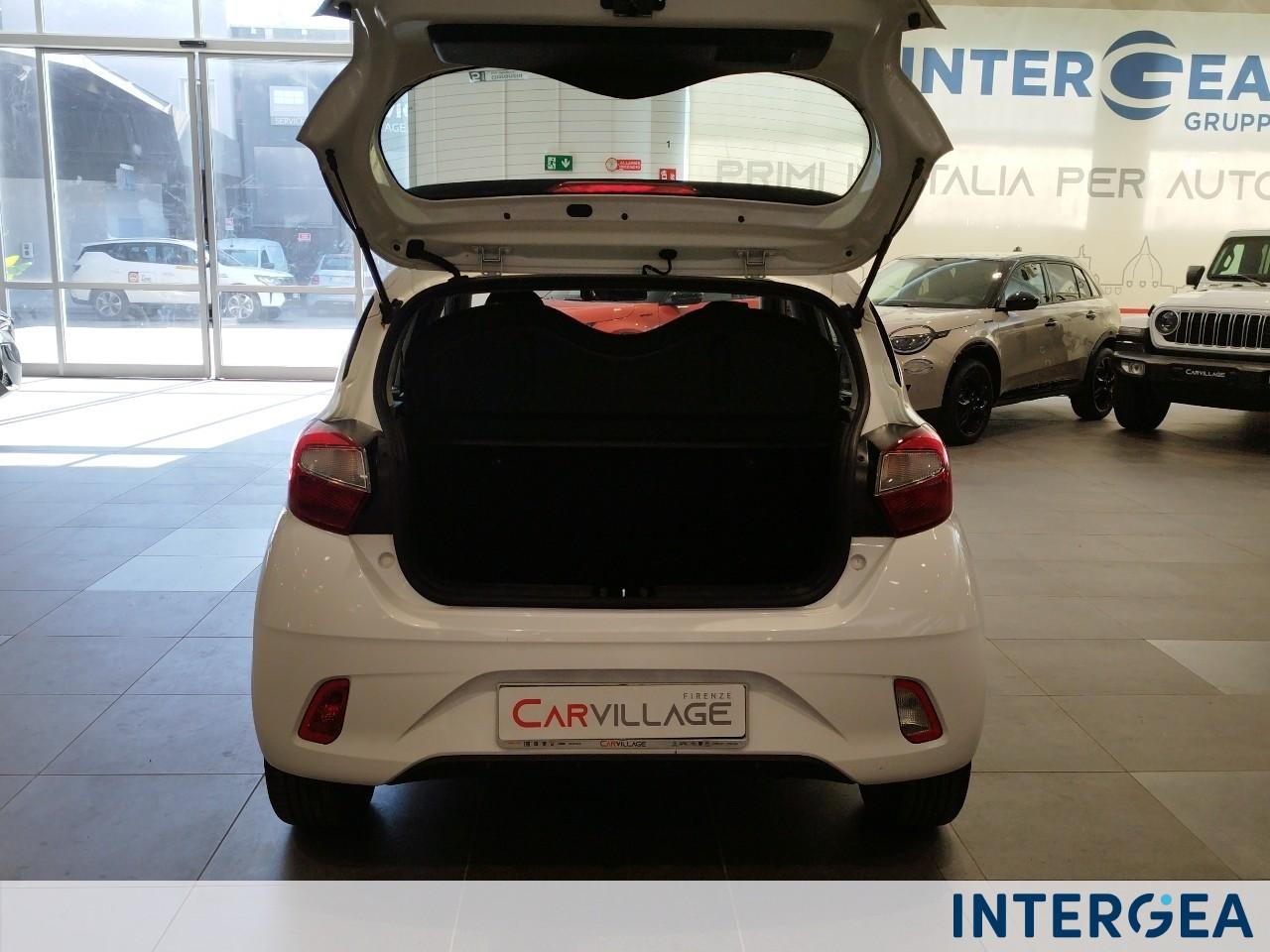 HYUNDAI i10 1.0 mpi Tech at