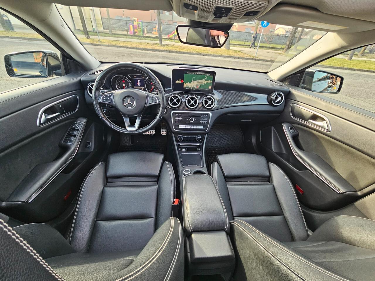 Mercedes-benz CLA 200 d 4Matic PAK AMG EDITION NIGHT