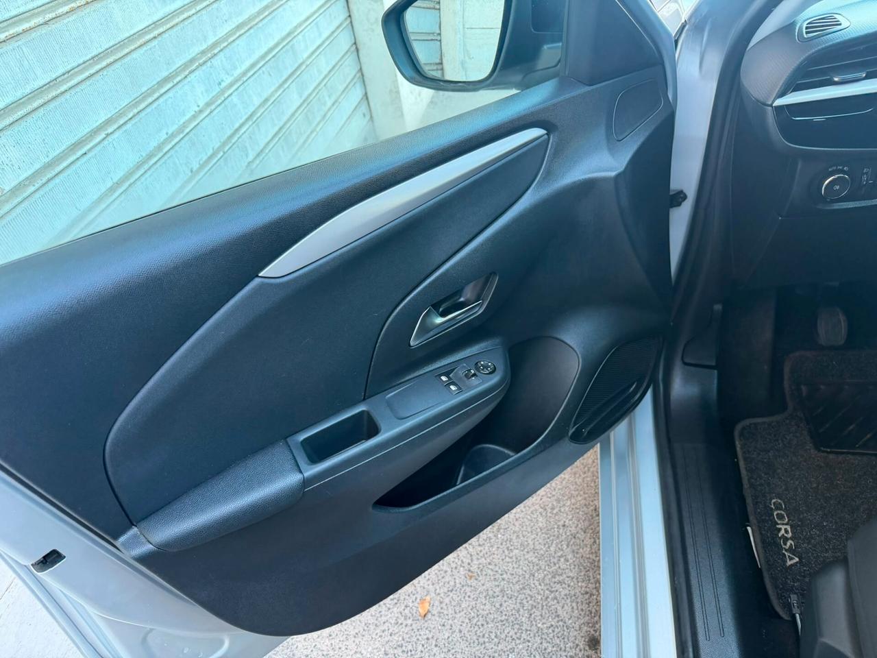 Opel Corsa 1.2 Elegance