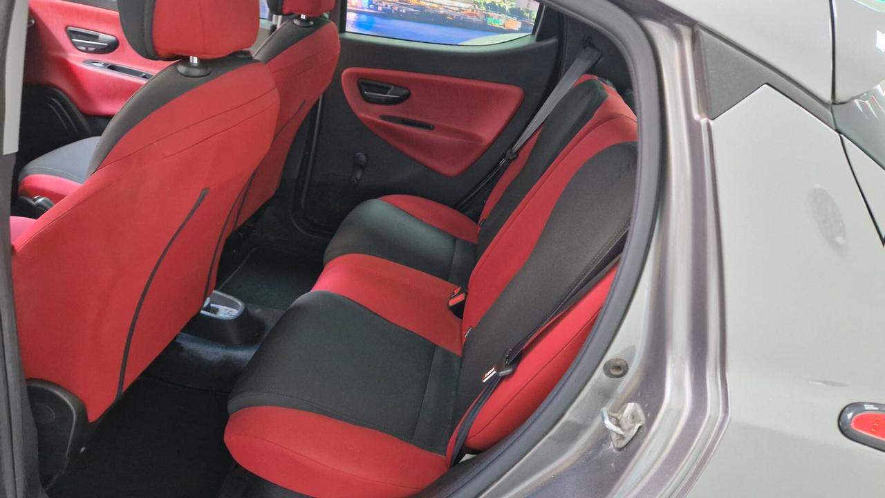 Lancia Ypsilon 1.3 MJT 16V 95 CV 5 porte