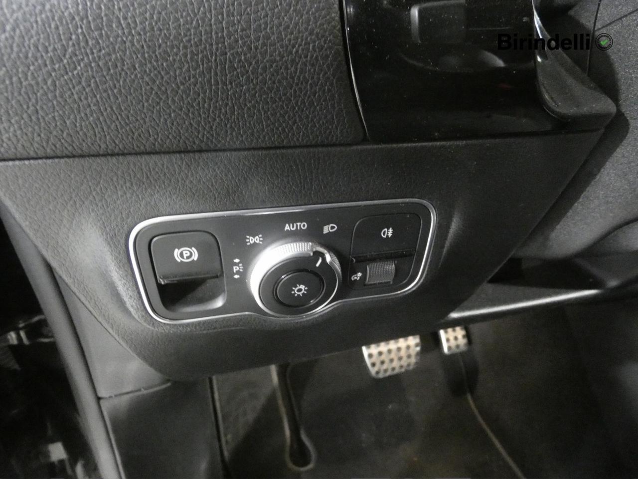 Mercedes-Benz GLA (H247) - GLA 200 d Automatic AMG Line Premium