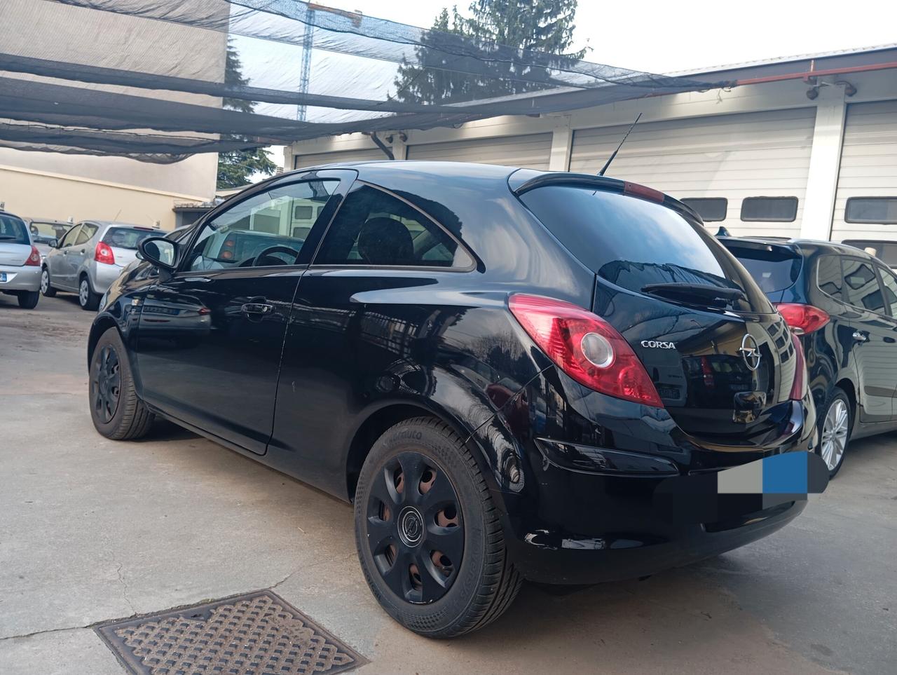 Opel Corsa 1.2 3 porte Club valuto permute