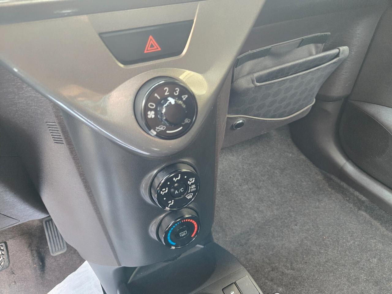 Toyota iQ 1.0