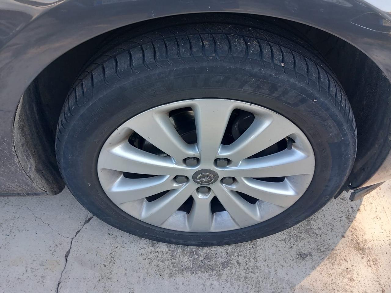 Astra 1.7 CDTI 130CV 5P Cosmo (96 kw)