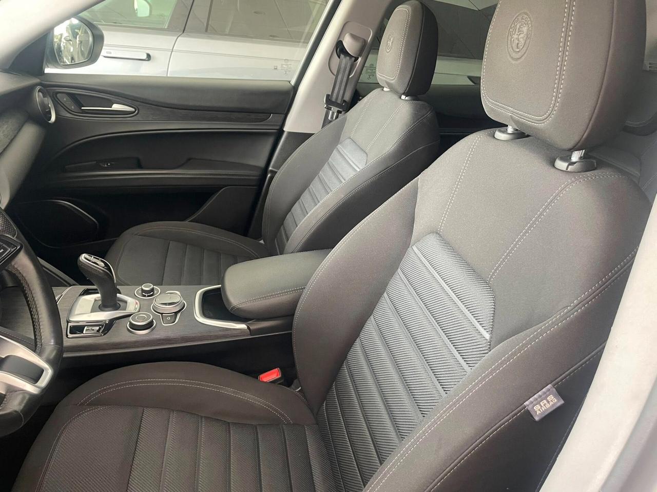 Alfa Romeo Stelvio 2.2 Turbodiesel 160 CV AT8 RWD Business