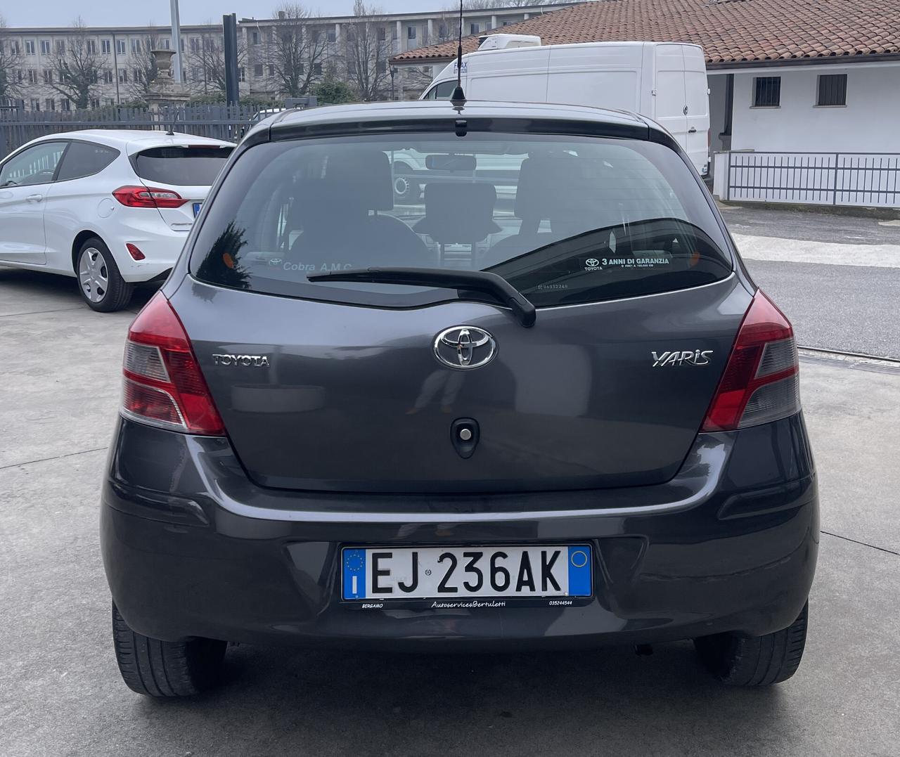 Toyota Yaris 1.0 5 porte