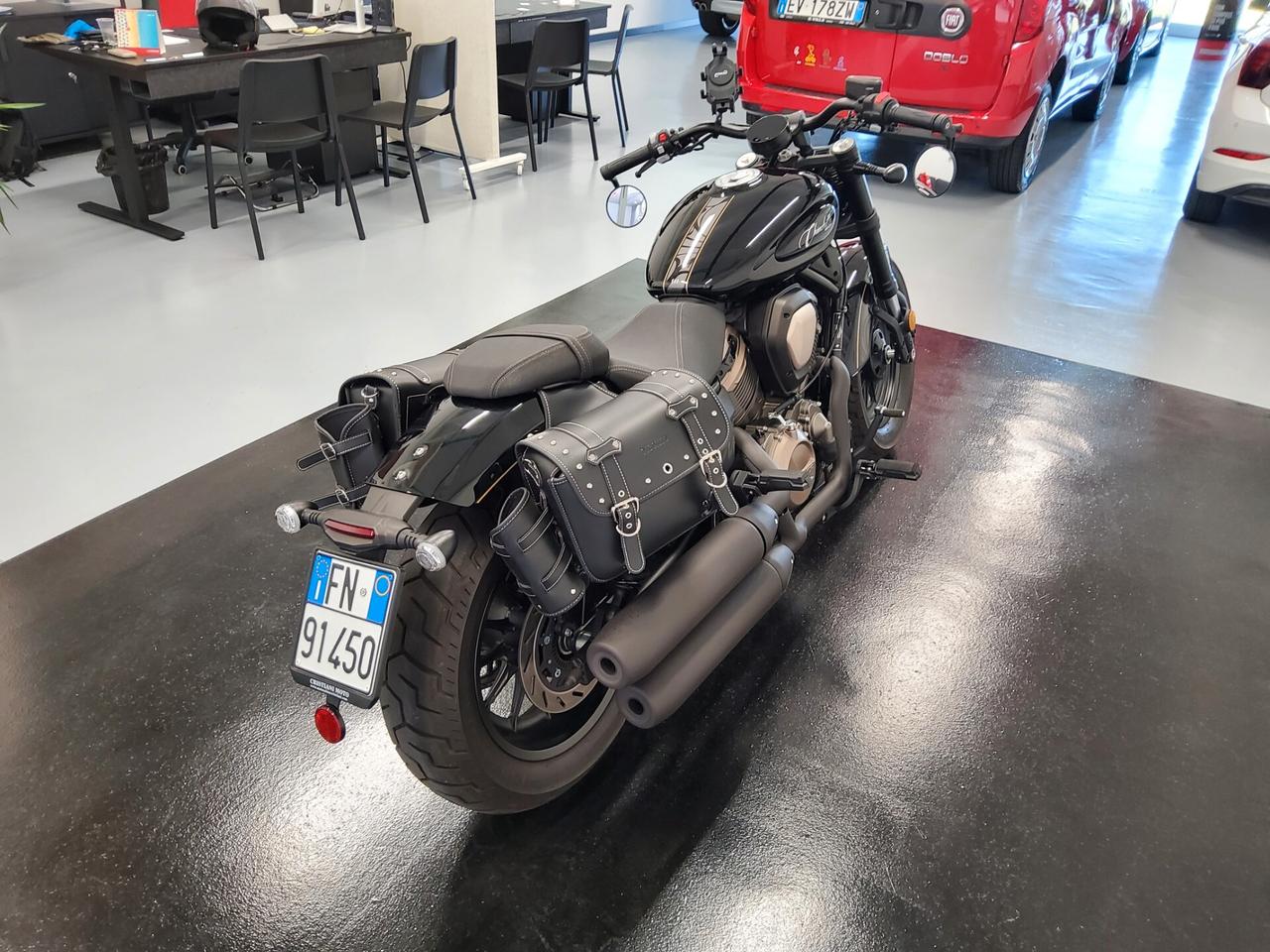 Benda Motorcycles Chinchilla 500 borse laterali incluse