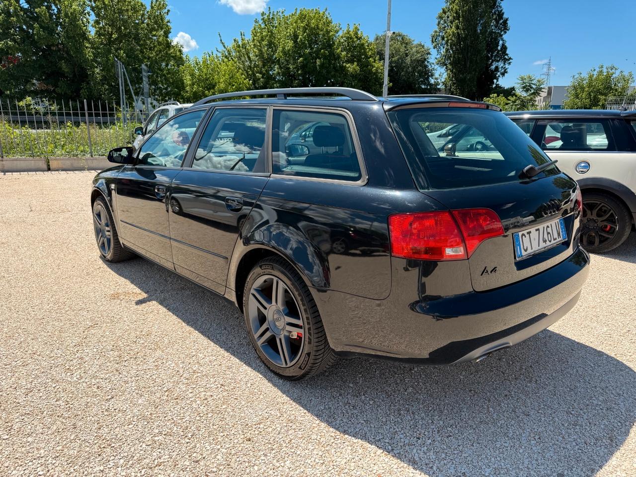 Audi A4 2.0 16V TDI Avant TOTAL BLACK