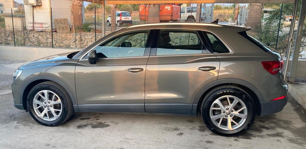 Audi Q3 35 TDI S tronic Business