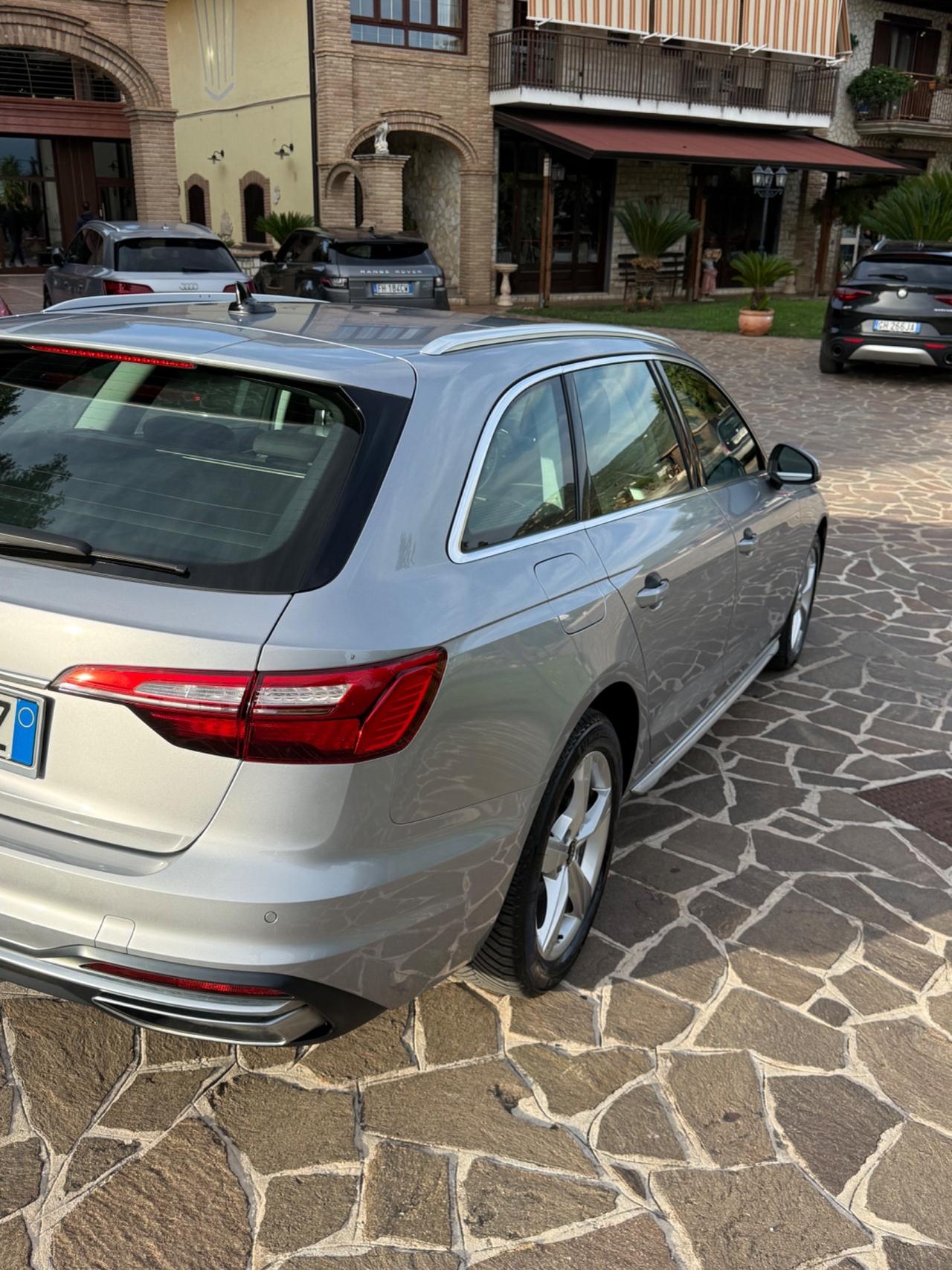 Audi A4 30 TDI/136 CV S tronic line edition 2022