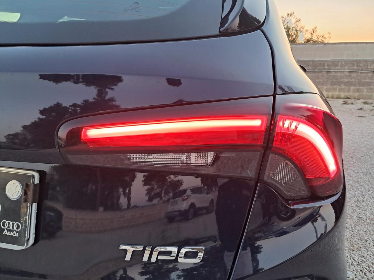 Fiat Tipo 1.6Mtj 120cv-Lounge*NAVI*LED*VIRTUAL