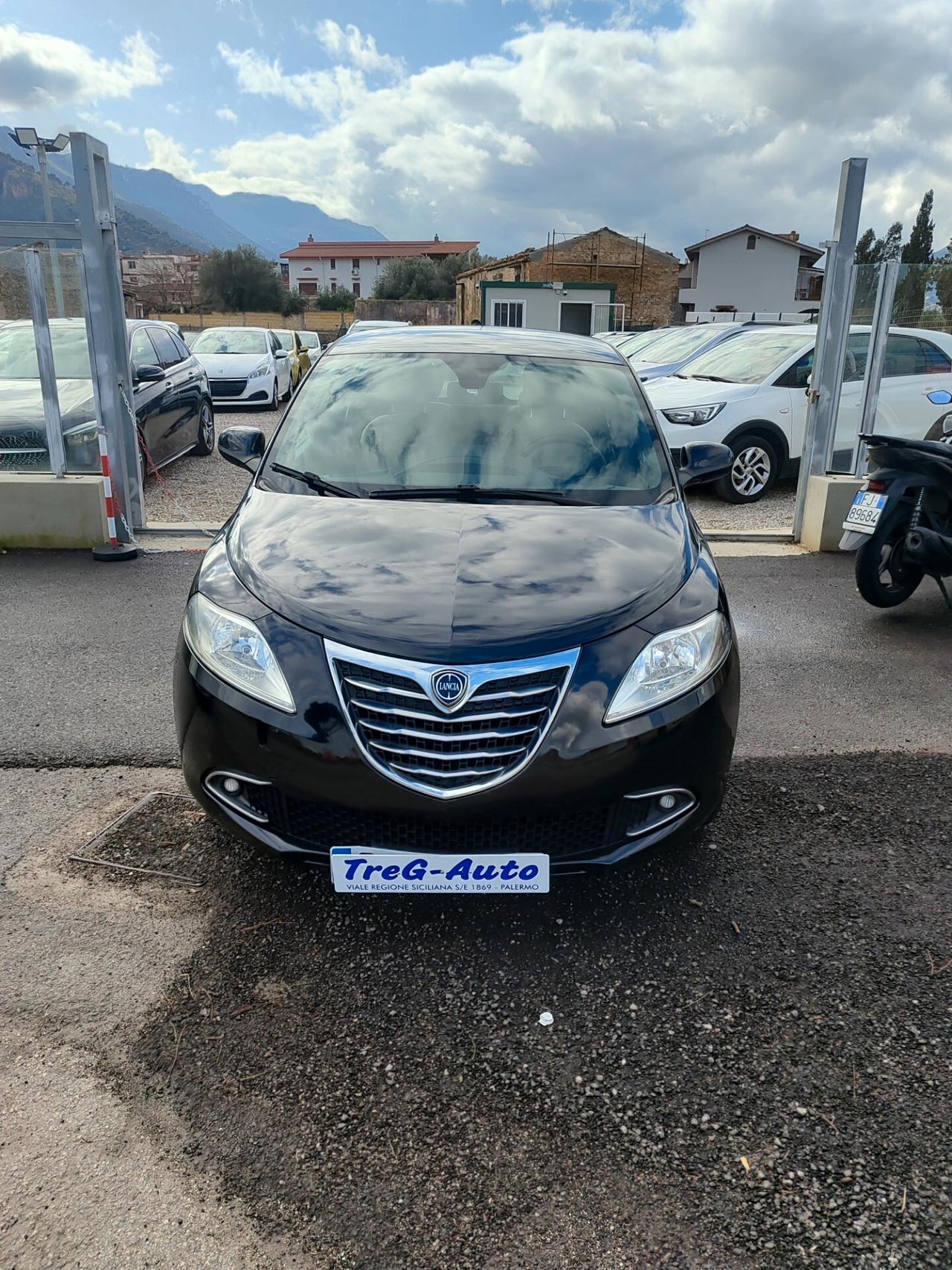 Lancia Ypsilon 1.2 69 CV 5 porte S&S Platinum