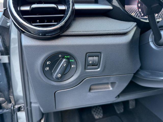 SKODA Fabia 1.0 TSI Young Edition Camera SmartLink LED