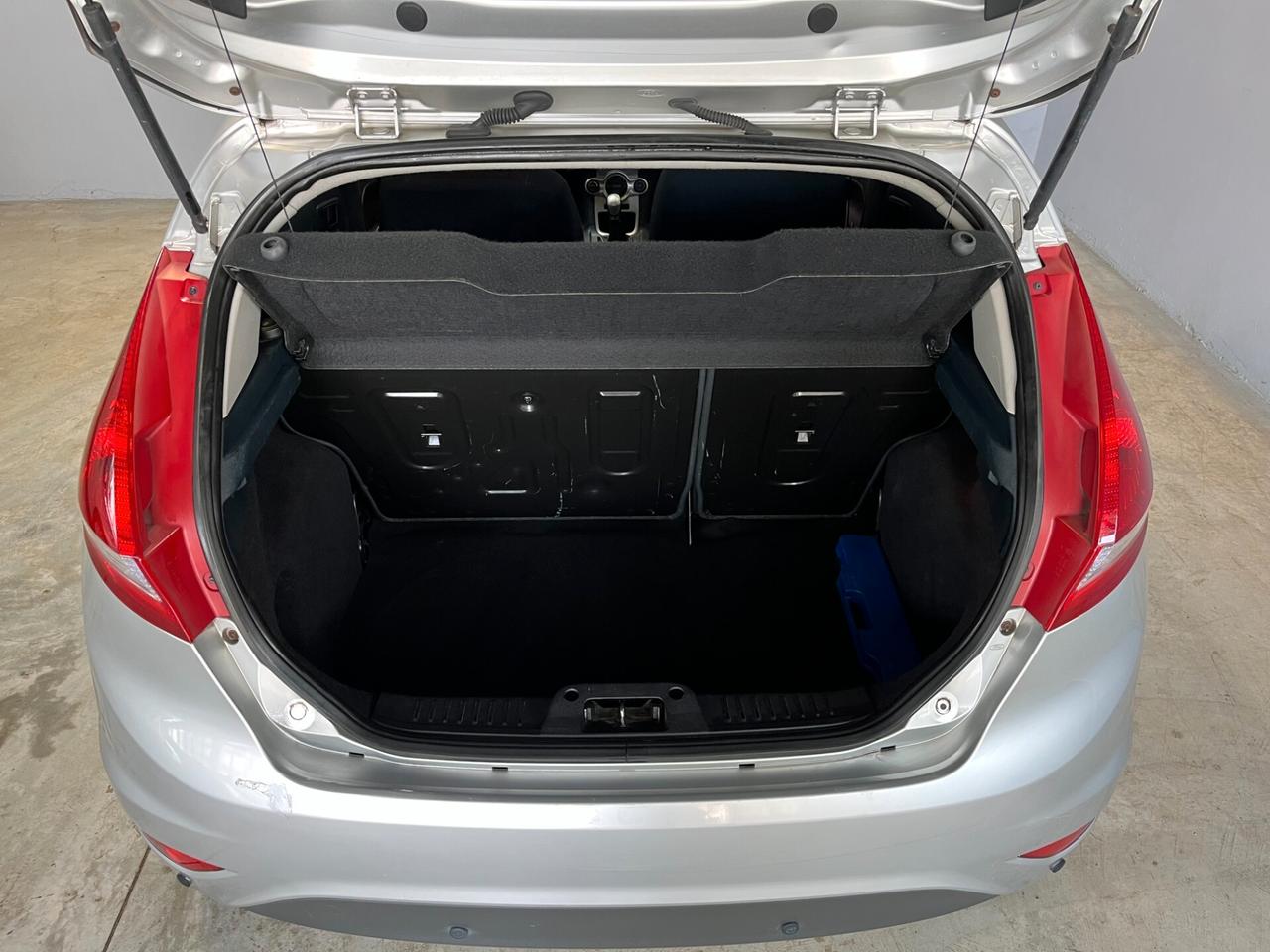 Ford Fiesta 1.2cc TITANIUM 82cv 5 PORTE x NEOPATENTATI