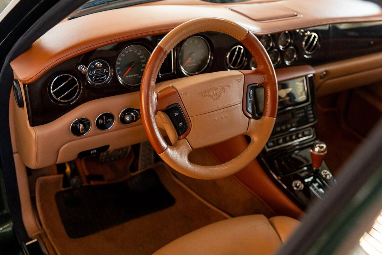 Bentley Arnage Le Mans Series