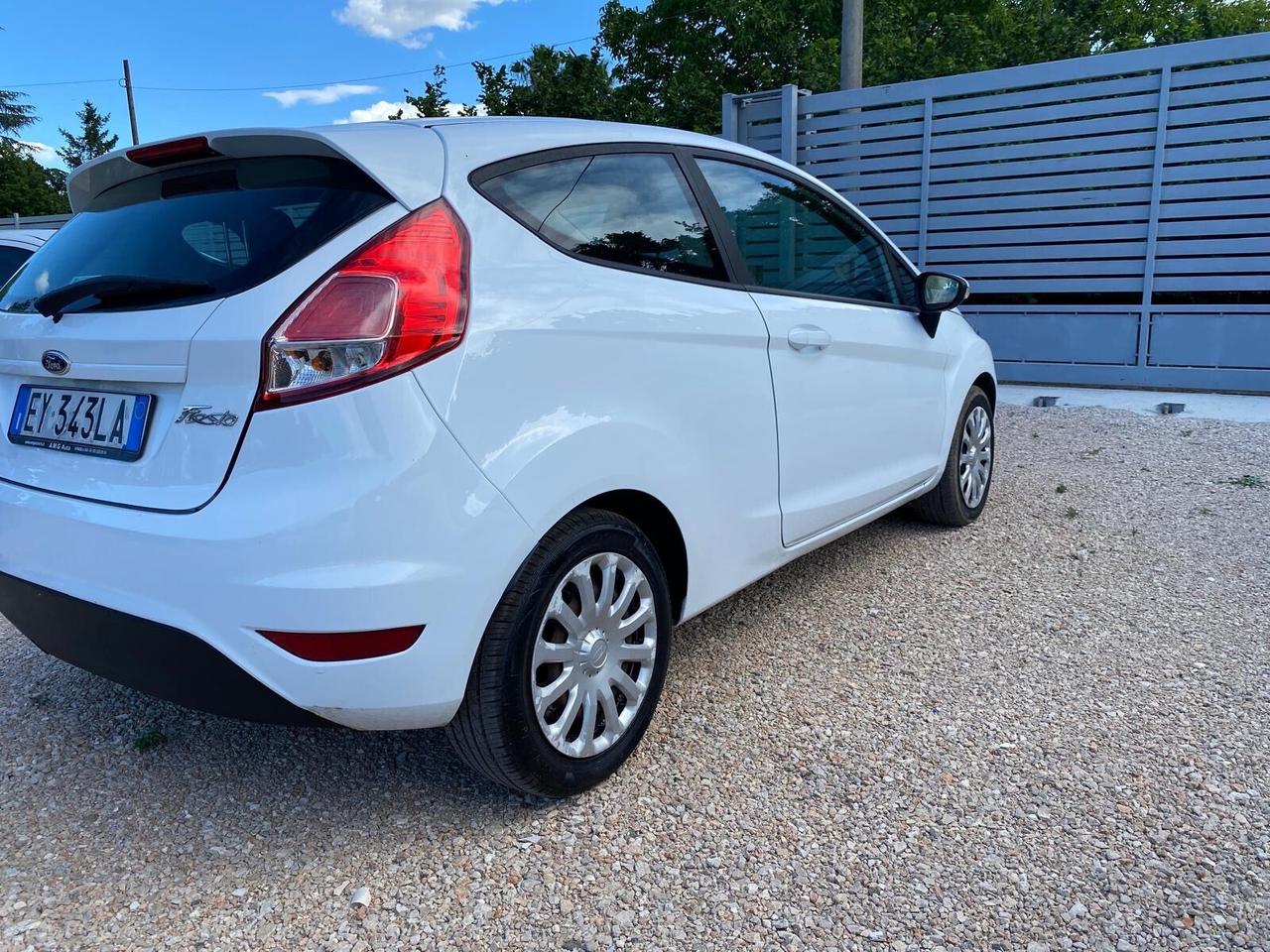 Ford Fiesta 1.5 TDCi 75CV 3 porte Black & White Edition