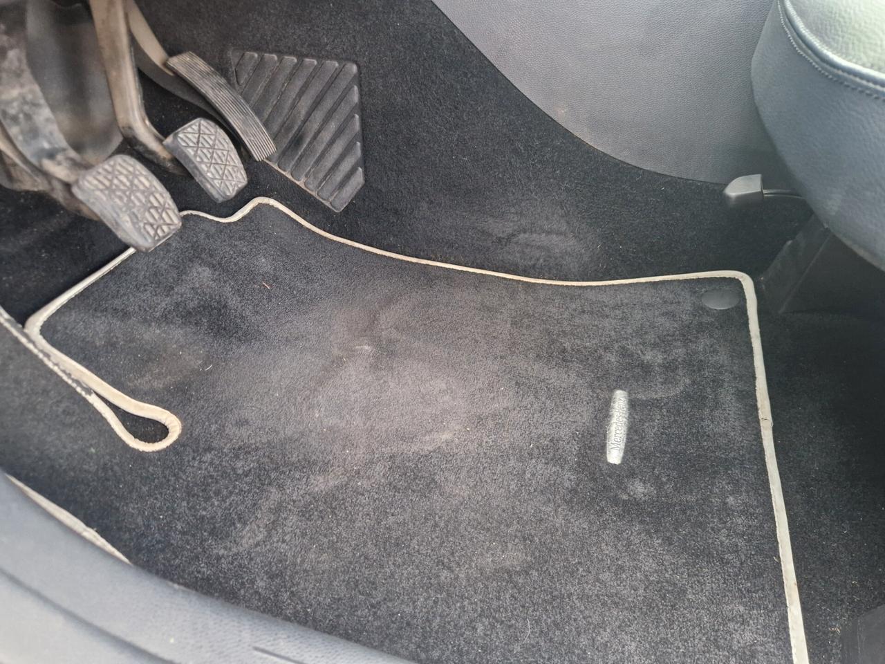 Mercedes-benz B 180 Premium Distribuzione fatta