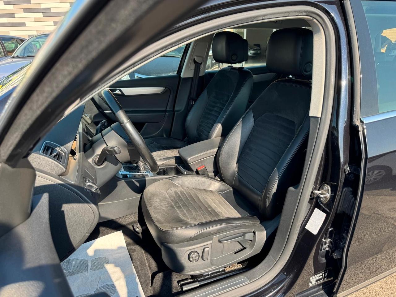 Volkswagen Passat VARIANT 2.0 TDI 140CV DSG HIGHLINE 2012