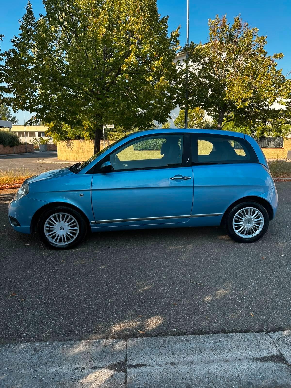 Lancia Ypsilon 1.2 SOLAMENTE 60.000 KM