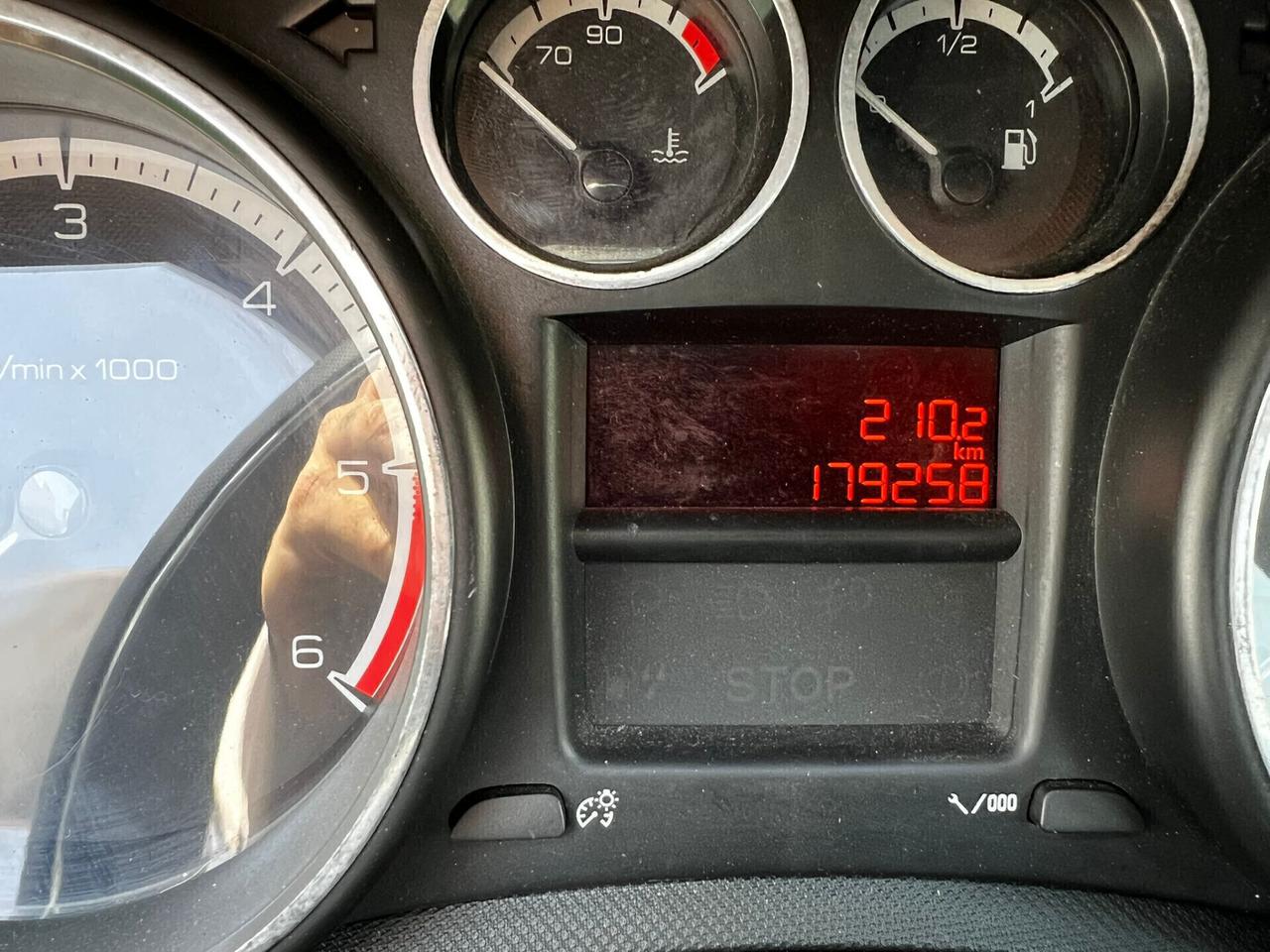 Peugeot 308 1.6 8V e-HDi 112CV Stop&Start SW Sport