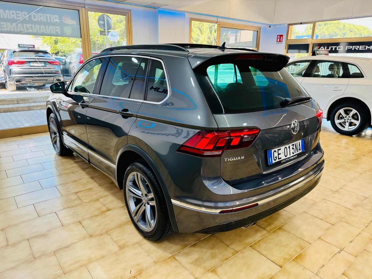 VW Tiguan 2.0 TDI DSG 4MOTION R-Line Tetto / LED / R.Cam