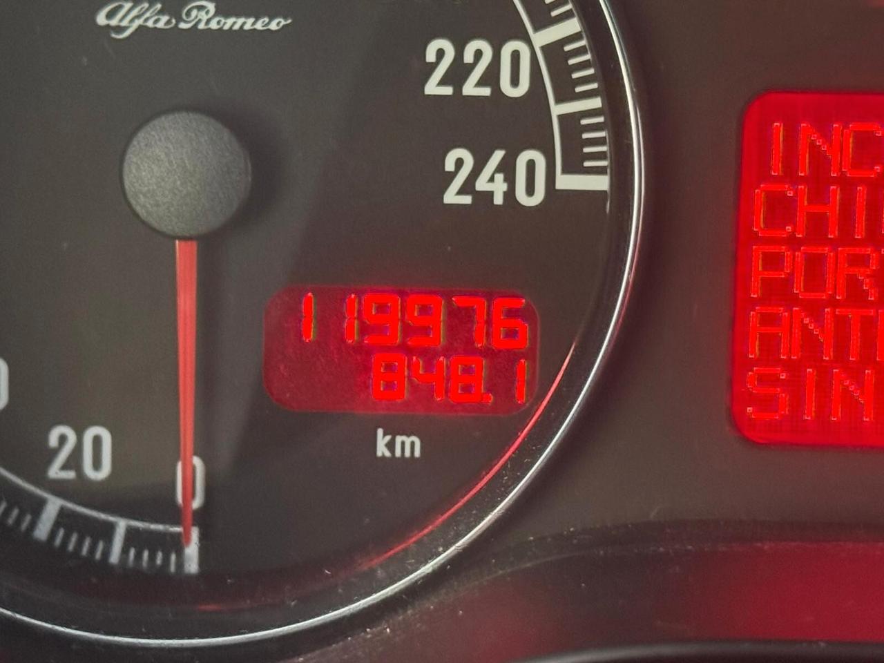 Alfa Romeo 147 1.6 Benz 5 porte SOLO 119.000 KM