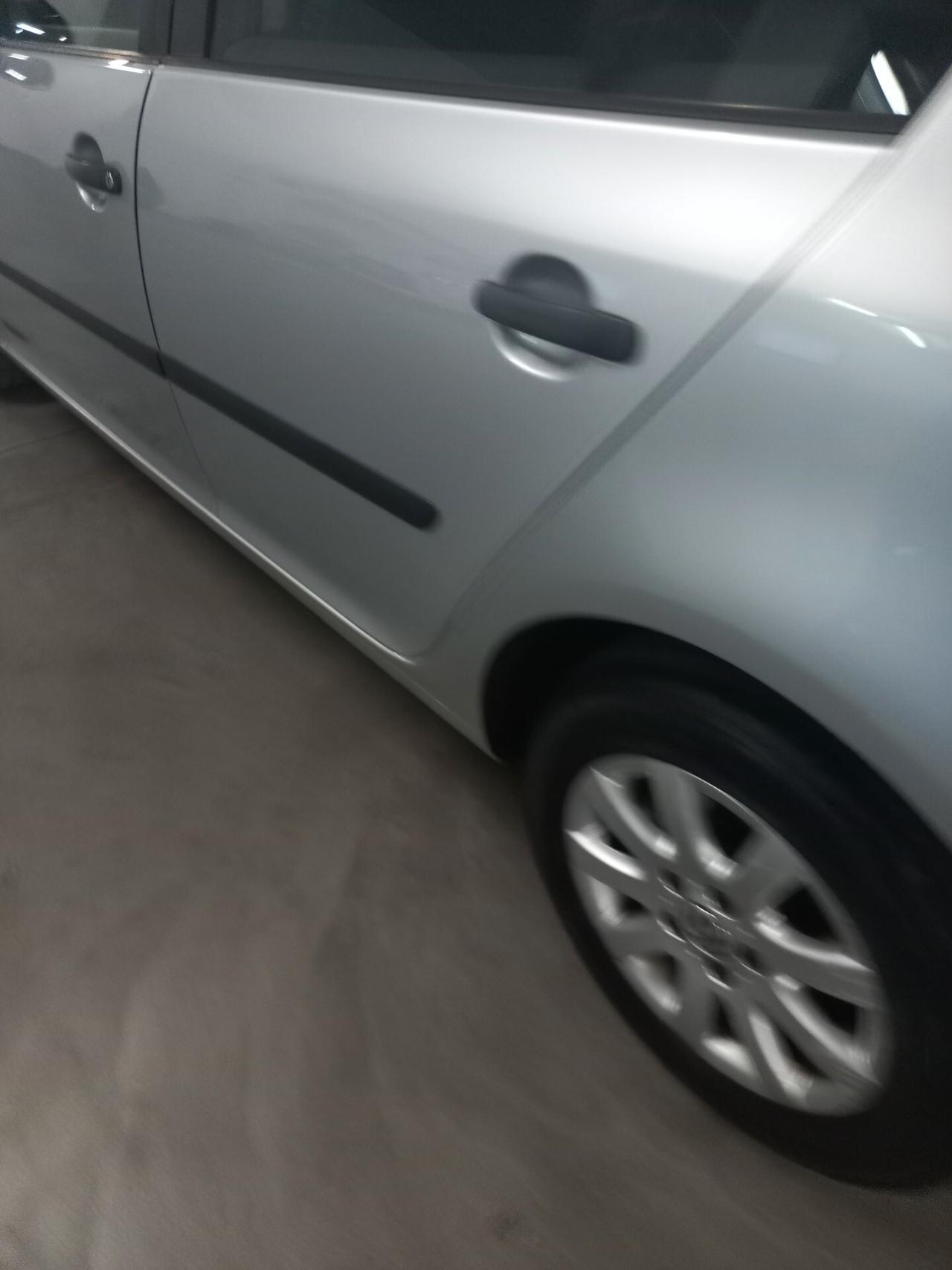 Volkswagen Golf 1.6 16V FSI 5p. Comfortline