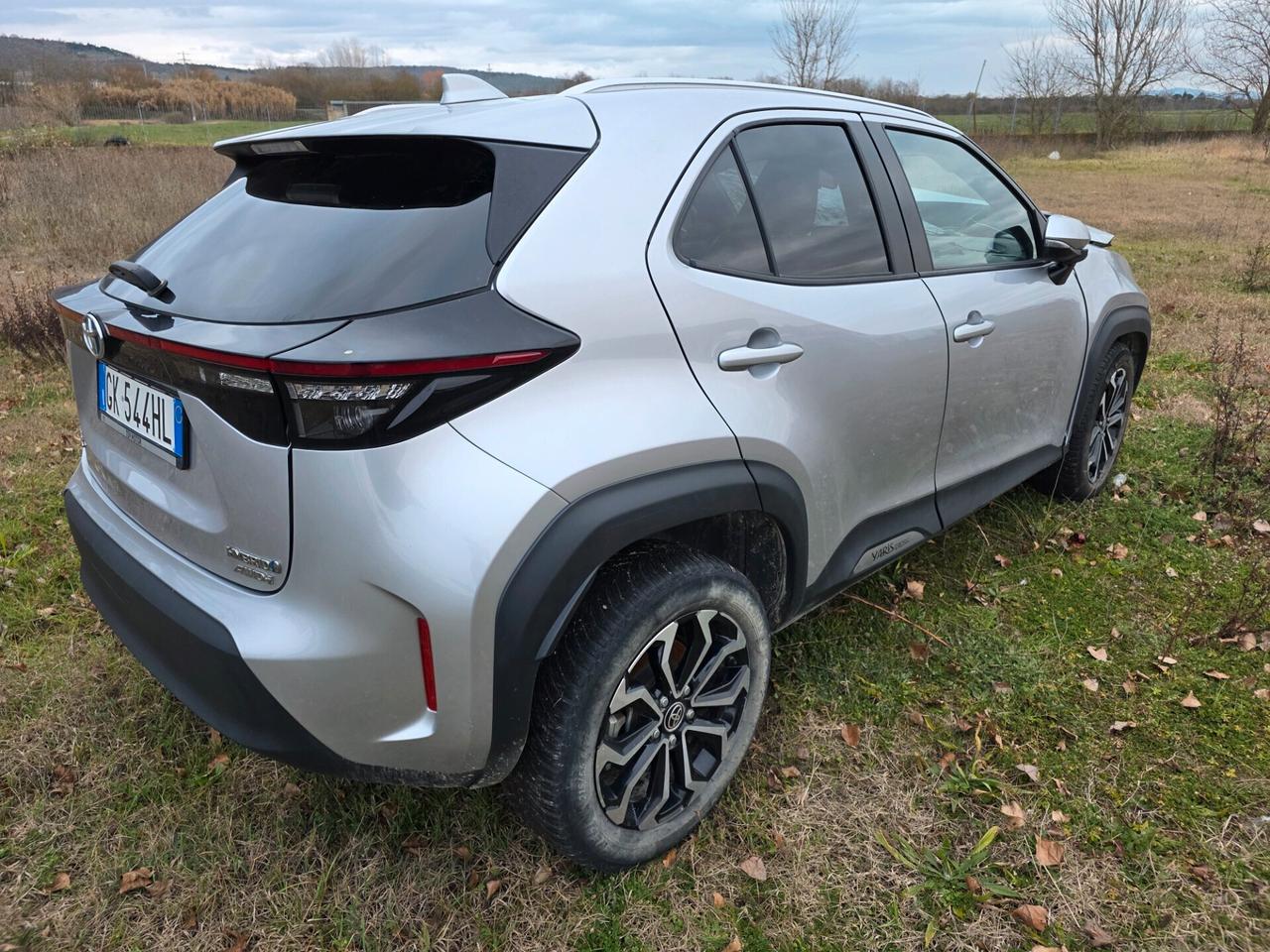 Toyota Yaris Cross 1.5 Hybrid 5p. E-CVT AWD-i Business