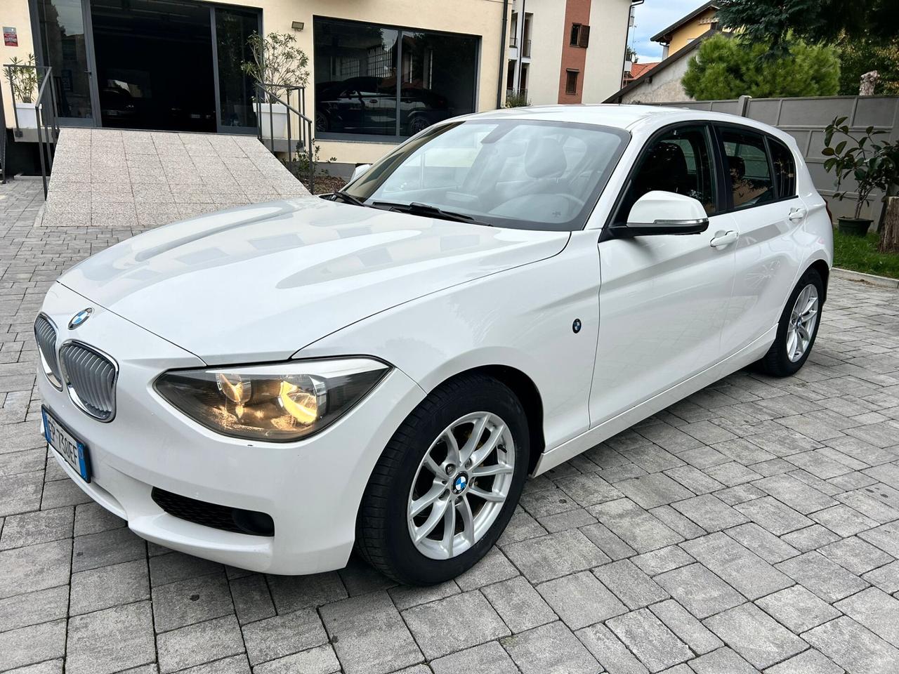 Bmw 116 116d 5p. Urban