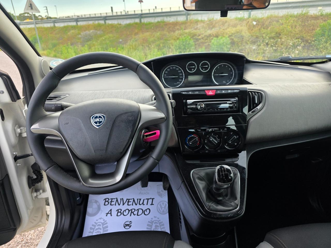 Lancia Ypsilon 1.2 69 CV 5 porte GPL Ecochic Silver