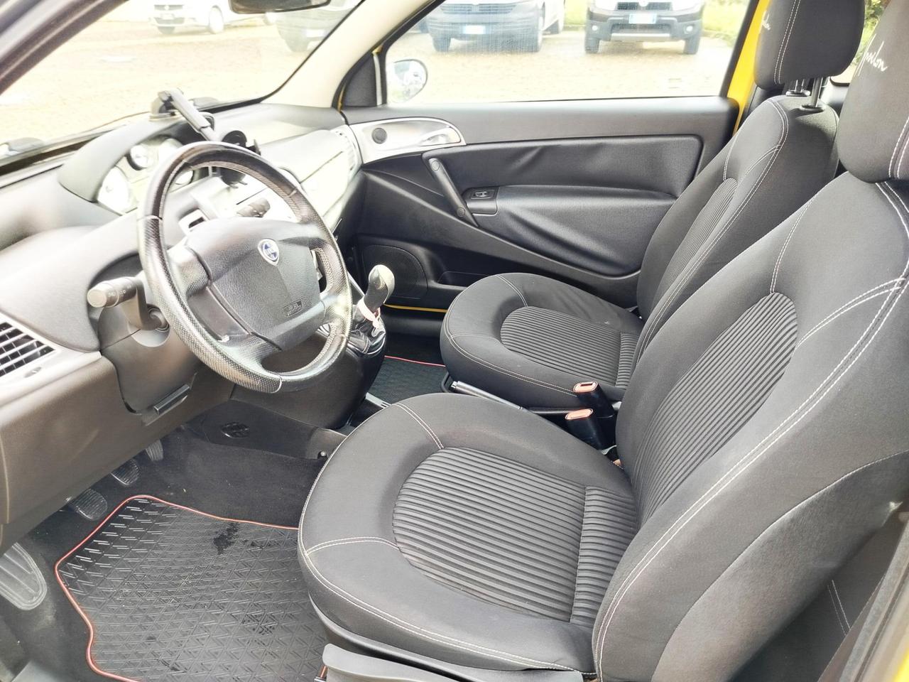 Lancia Ypsilon 3 Porte Ypsilon 1.3 mjt 16v Sport MomoDesign 105cv