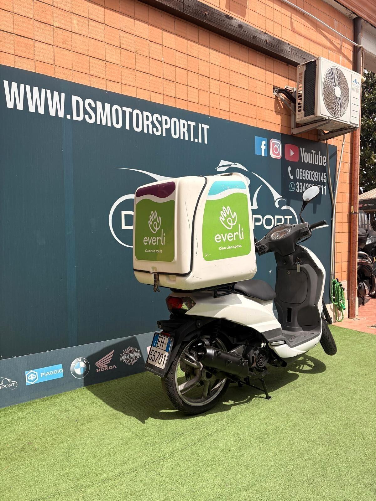 Peugeot Tweet 125 IDEALE PER LE CONSEGNE