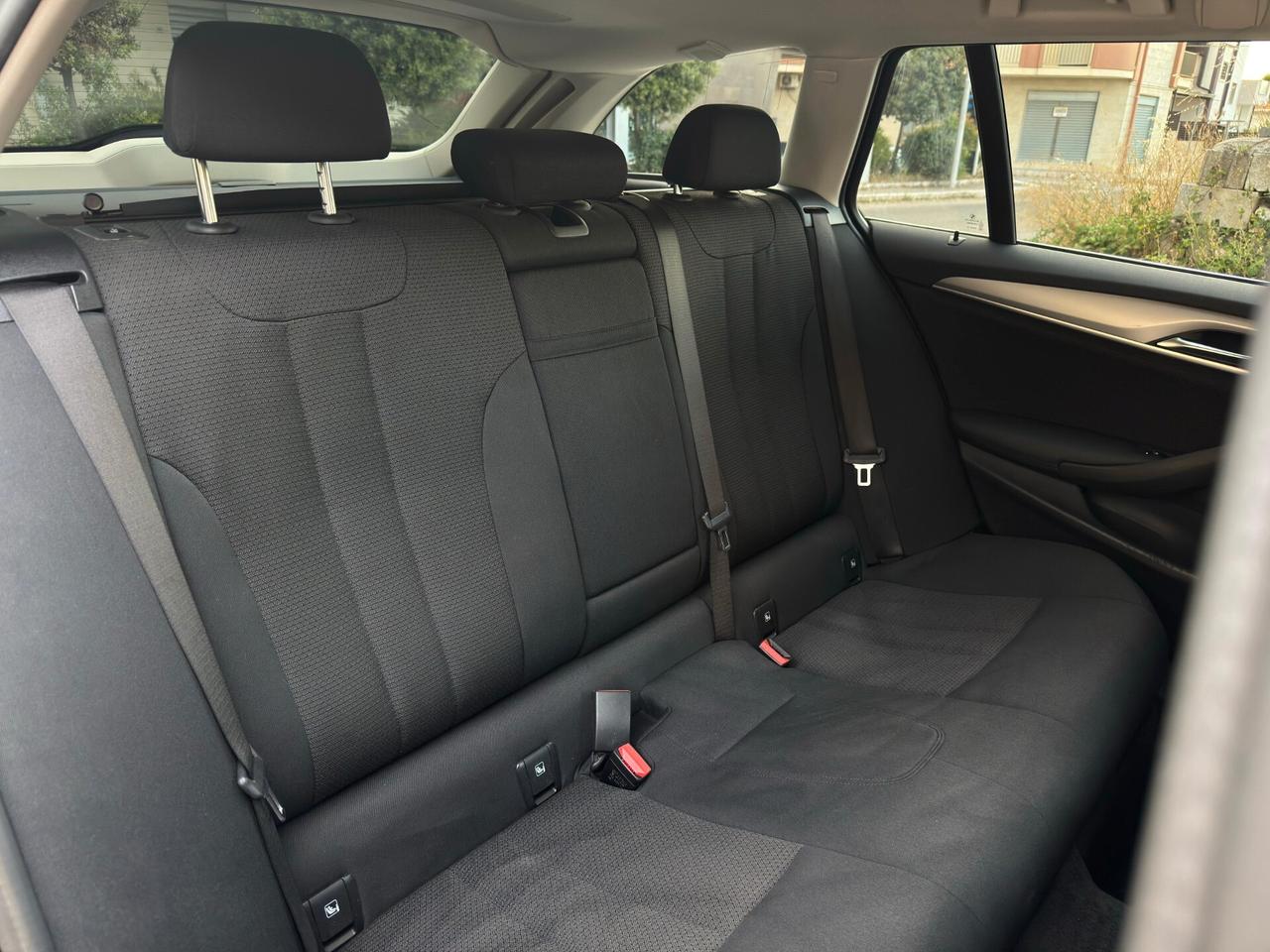 Bmw 520 520d 190 cv Touring Business automatica MHEV