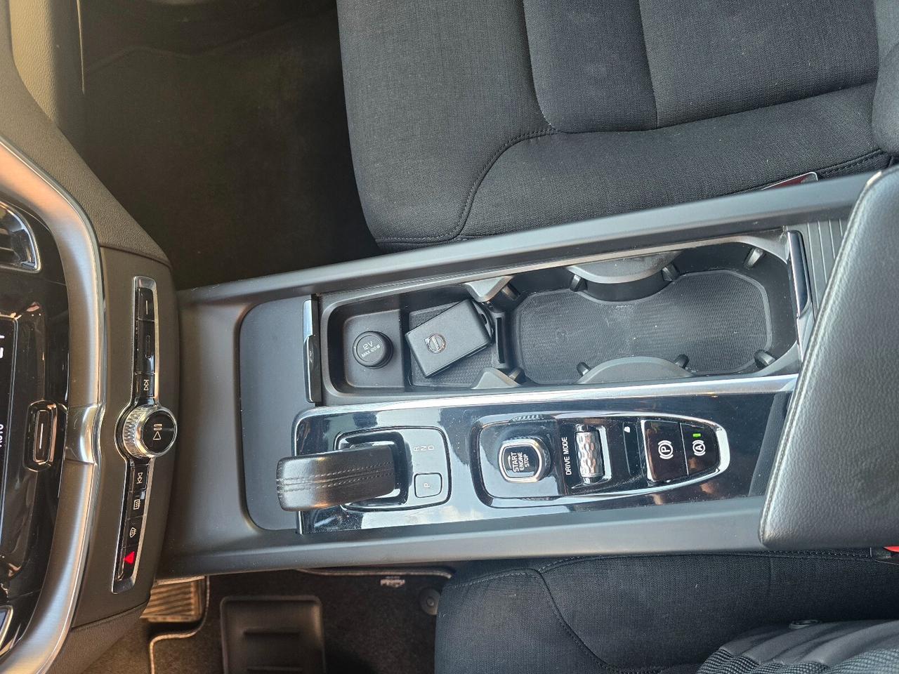 Volvo XC 60 XC60 B4 (d) AWD Geartronic Business