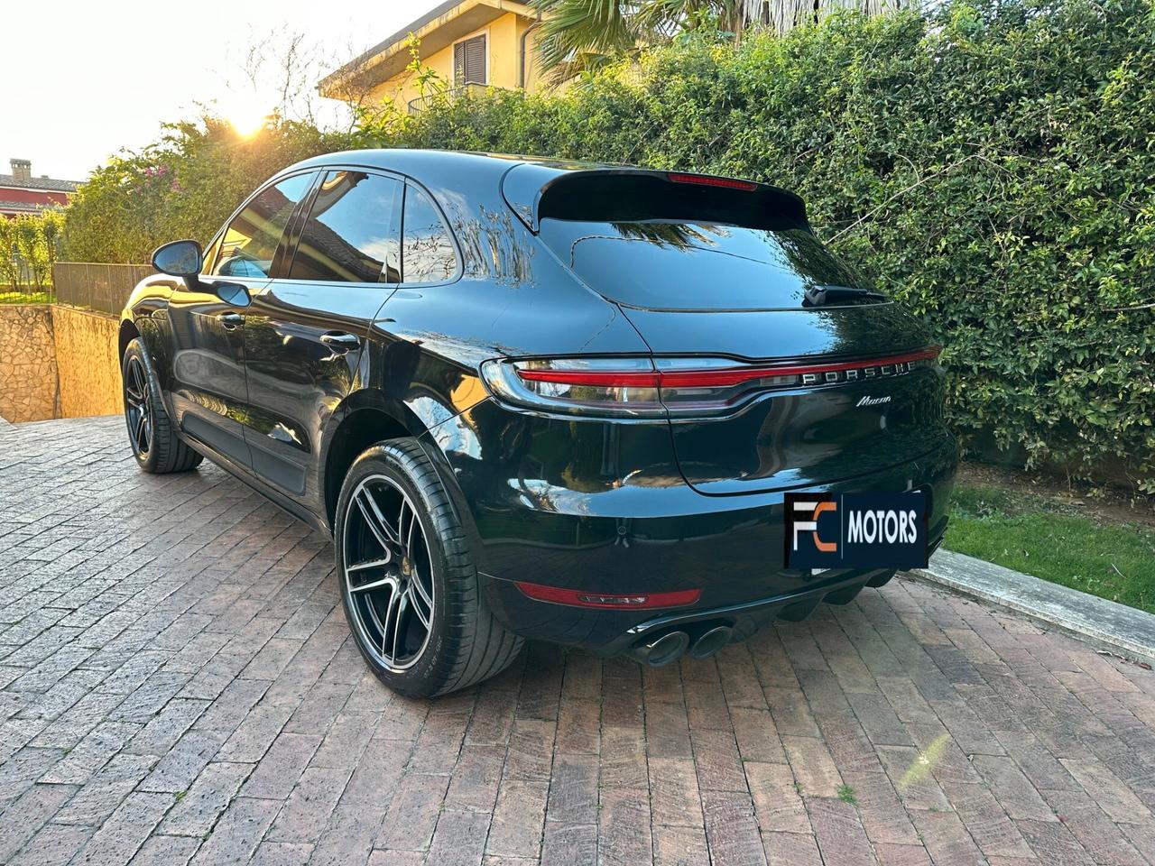 Porsche Macan 2.0 245cv TETTO-SPORT CRONO-PELLE-SCARICO-20"-FULL