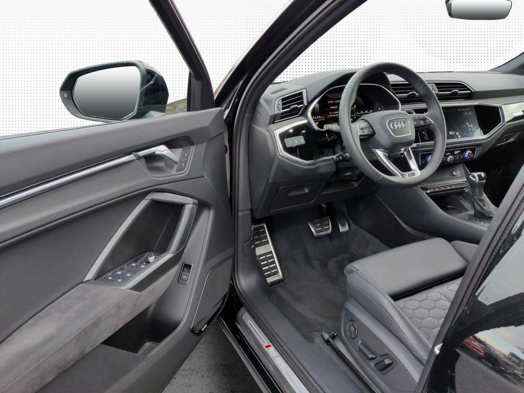 Audi Q3 RS Q3 quattro S tronic