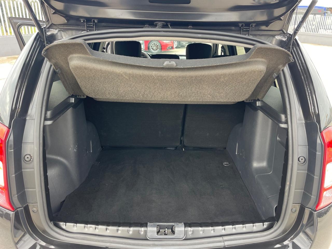 DACIA DUSTER 1.5 DCI 110CV 4x2 LAUREATE FULL MY18