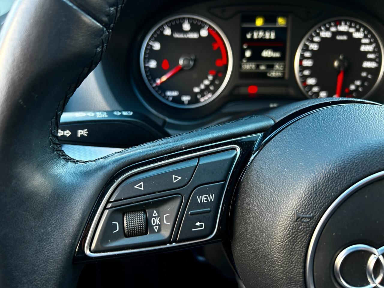 Audi Q2 30 TFSI Business 2021